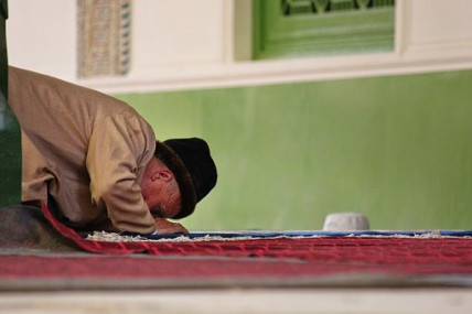 Est-il nécessaire d'aller dans une mosquée pour se convertir ?